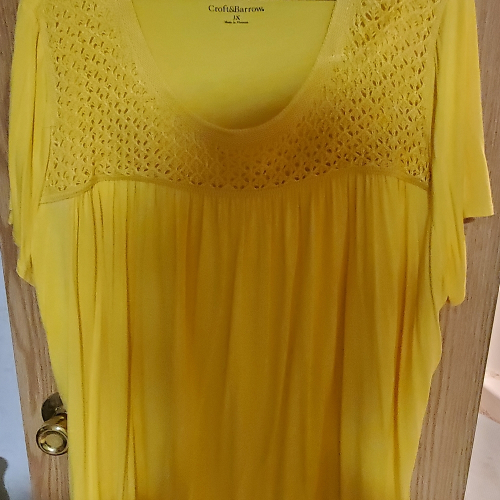 Croft & Barrow Yellow Short Sleeved Shirt